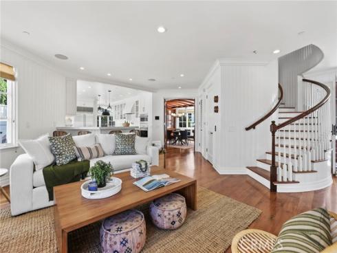 21 Bay Island , Newport Beach, CA