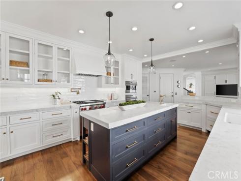 21 Bay Island , Newport Beach, CA