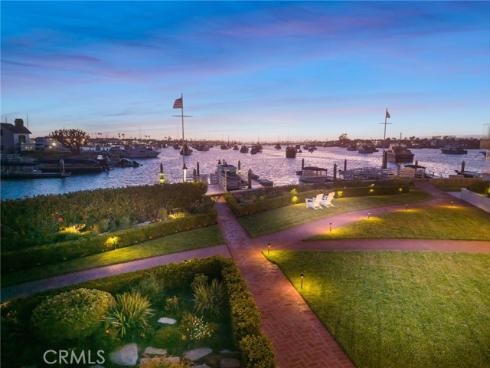 21 Bay Island , Newport Beach, CA