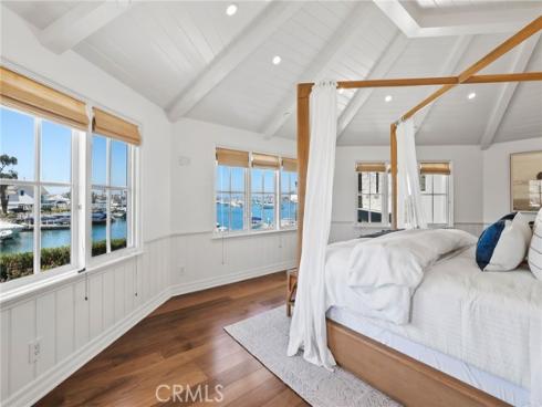 21 Bay Island , Newport Beach, CA