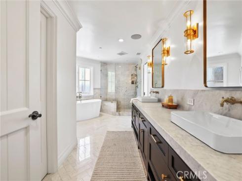 21 Bay Island , Newport Beach, CA