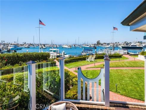 21 Bay Island , Newport Beach, CA