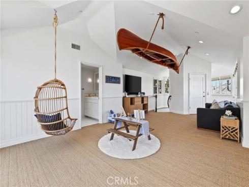 21 Bay Island , Newport Beach, CA