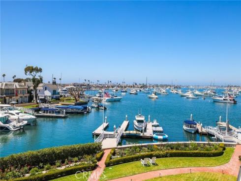 21 Bay Island , Newport Beach, CA