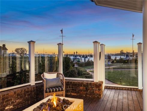21 Bay Island , Newport Beach, CA