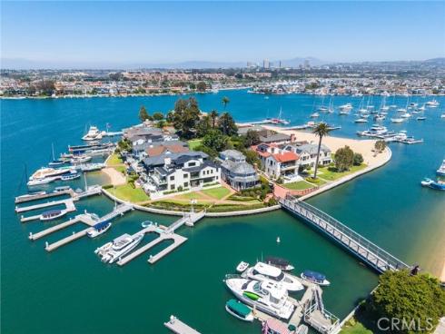 21 Bay Island , Newport Beach, CA