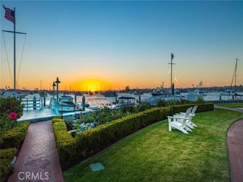 21 Bay Island , Newport Beach, CA