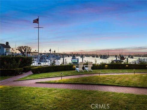 21 Bay Island , Newport Beach, CA