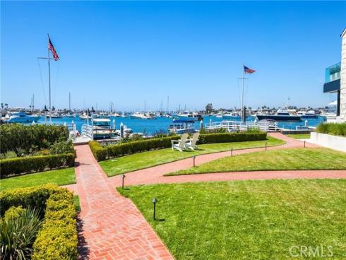 21 Bay Island , Newport Beach, CA