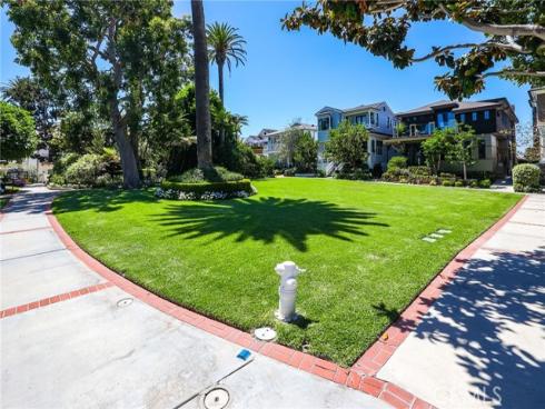 21 Bay Island , Newport Beach, CA