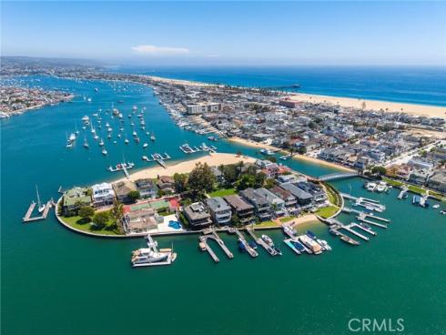 21 Bay Island , Newport Beach, CA