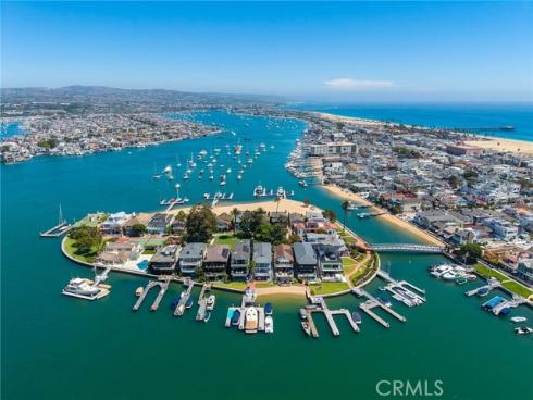 21 Bay Island , Newport Beach, CA