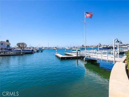 21 Bay Island , Newport Beach, CA
