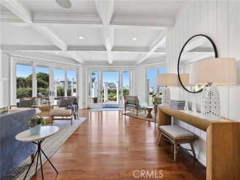 21 Bay Island , Newport Beach, CA