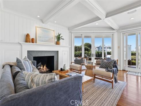 21 Bay Island , Newport Beach, CA