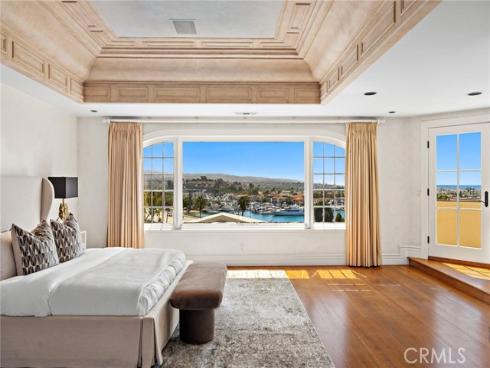 108 Kings Place , Newport Beach, CA