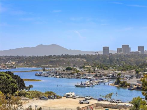 108 Kings Place , Newport Beach, CA