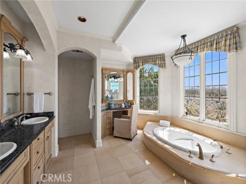 108 Kings Place , Newport Beach, CA