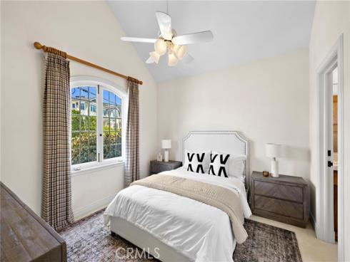 108 Kings Place , Newport Beach, CA