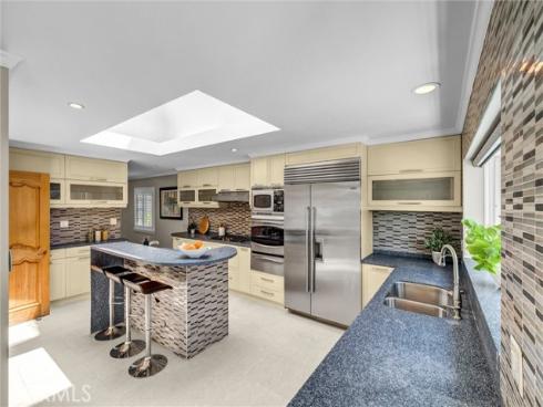 81 Royal Saint George Road, Newport Beach, CA