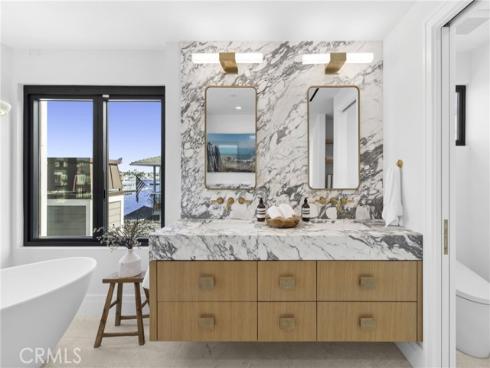 113 Grand Canal , Newport Beach, CA