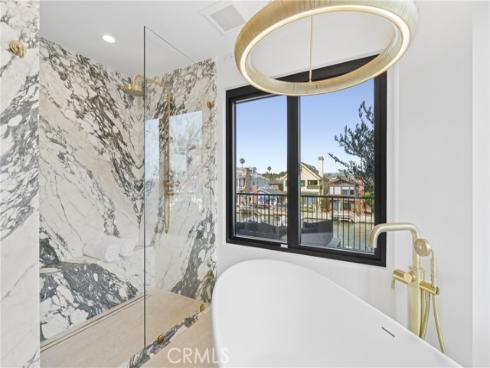 113 Grand Canal , Newport Beach, CA