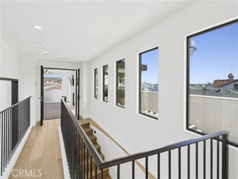 113 Grand Canal , Newport Beach, CA
