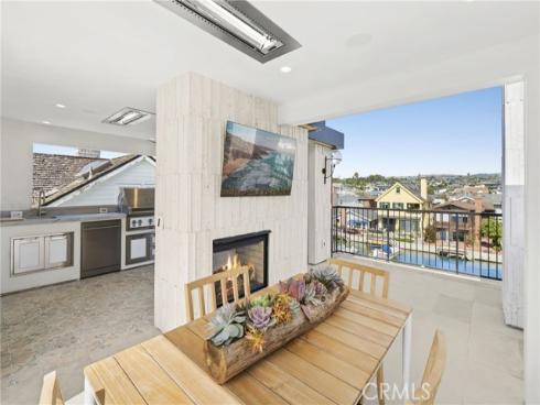 113 Grand Canal , Newport Beach, CA