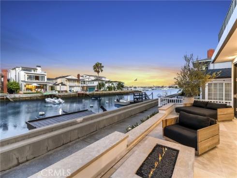 113 Grand Canal , Newport Beach, CA