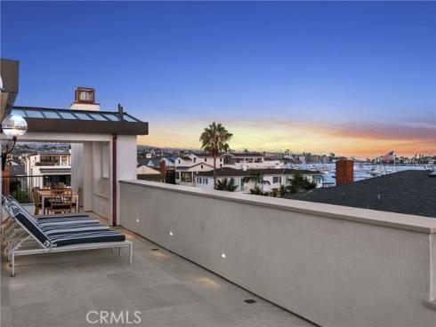 113 Grand Canal , Newport Beach, CA