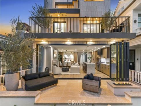 113 Grand Canal , Newport Beach, CA