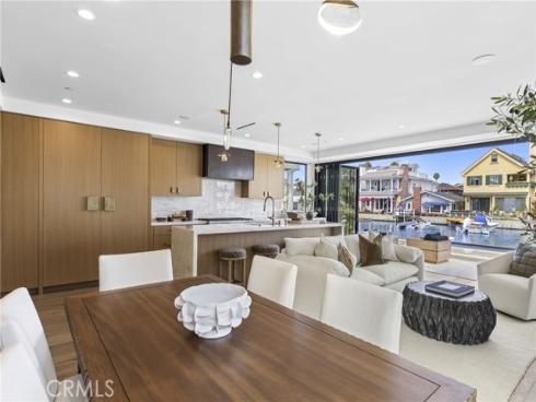 113 Grand Canal , Newport Beach, CA