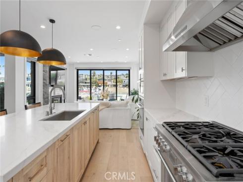 4014 Channel Place, Newport Beach, CA