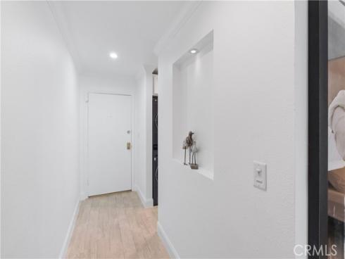 500  Cagney  205  Lane, Newport Beach, CA