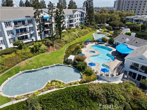 500  Cagney  205  Lane, Newport Beach, CA