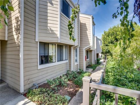 12 Latitude Court, Newport Beach, CA