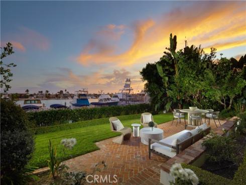 2572 Bayshore Drive, Newport Beach, CA