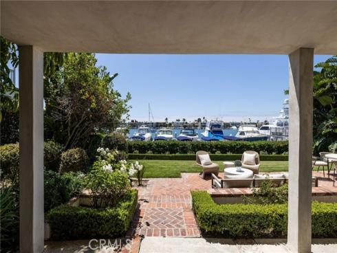 2572 Bayshore Drive, Newport Beach, CA