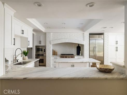 2572 Bayshore Drive, Newport Beach, CA