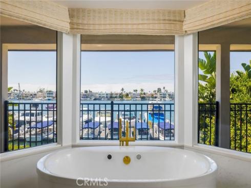 2572 Bayshore Drive, Newport Beach, CA