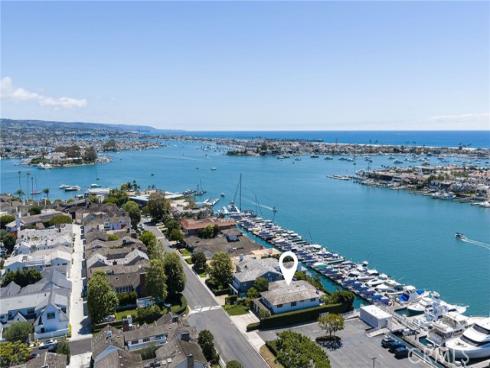 2572 Bayshore Drive, Newport Beach, CA