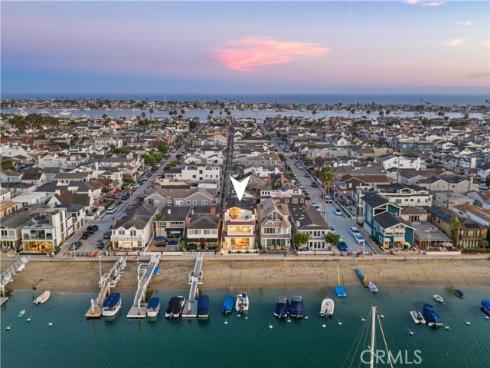 1105 N Bay Front , Newport Beach, CA