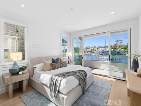 1105 N Bay Front , Newport Beach, CA