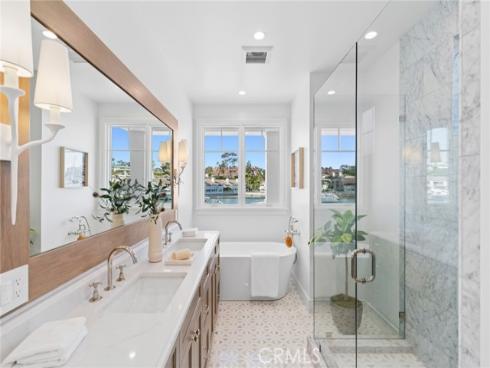 1105 N Bay Front , Newport Beach, CA