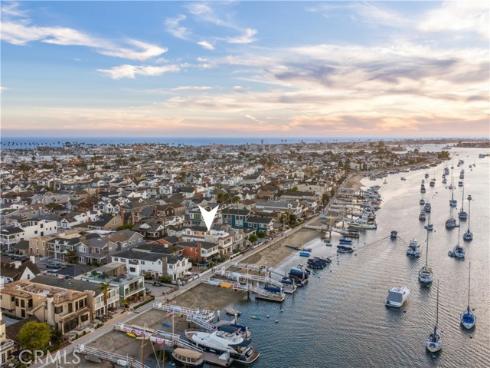 1105 N Bay Front , Newport Beach, CA
