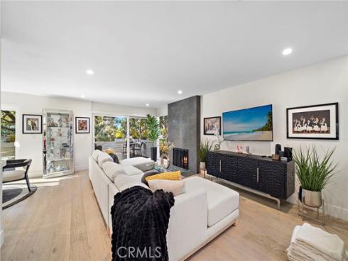 526 Vista Grande , Newport Beach, CA