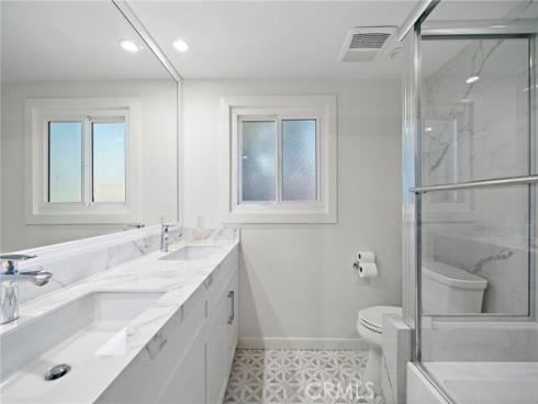 526 Vista Grande , Newport Beach, CA