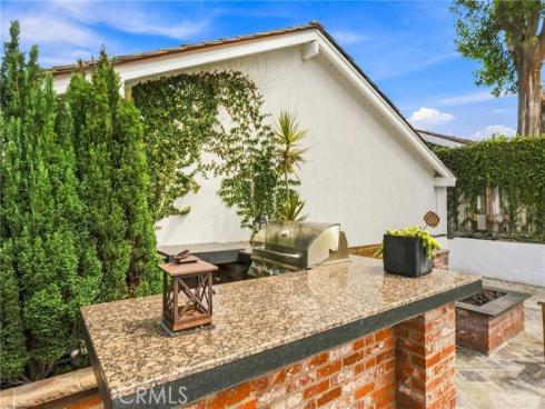 1000 Dover Drive, Newport Beach, CA