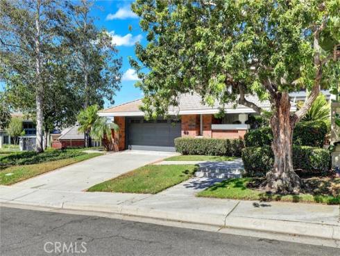 1 Saint Tropez , Newport Beach, CA