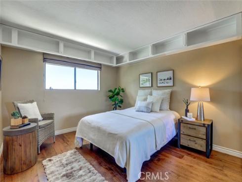 1 Saint Tropez , Newport Beach, CA